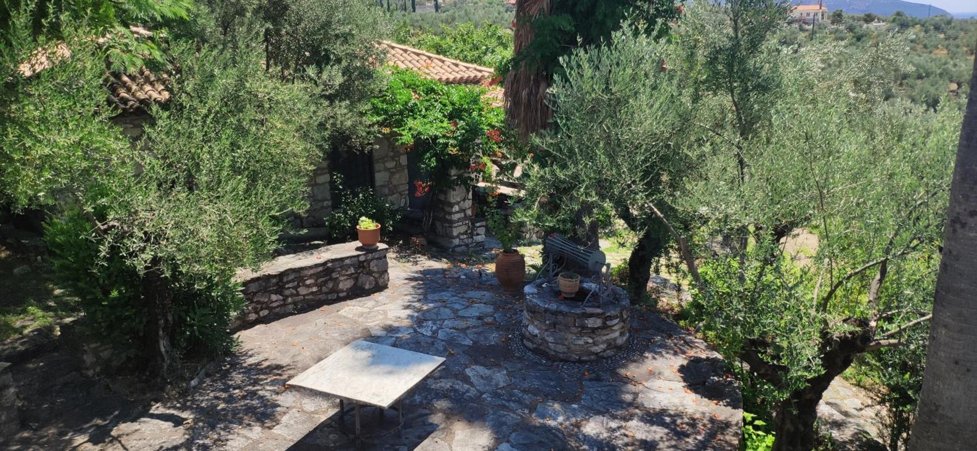 Polas Residencies Aparthotel Kalamata Esterno foto