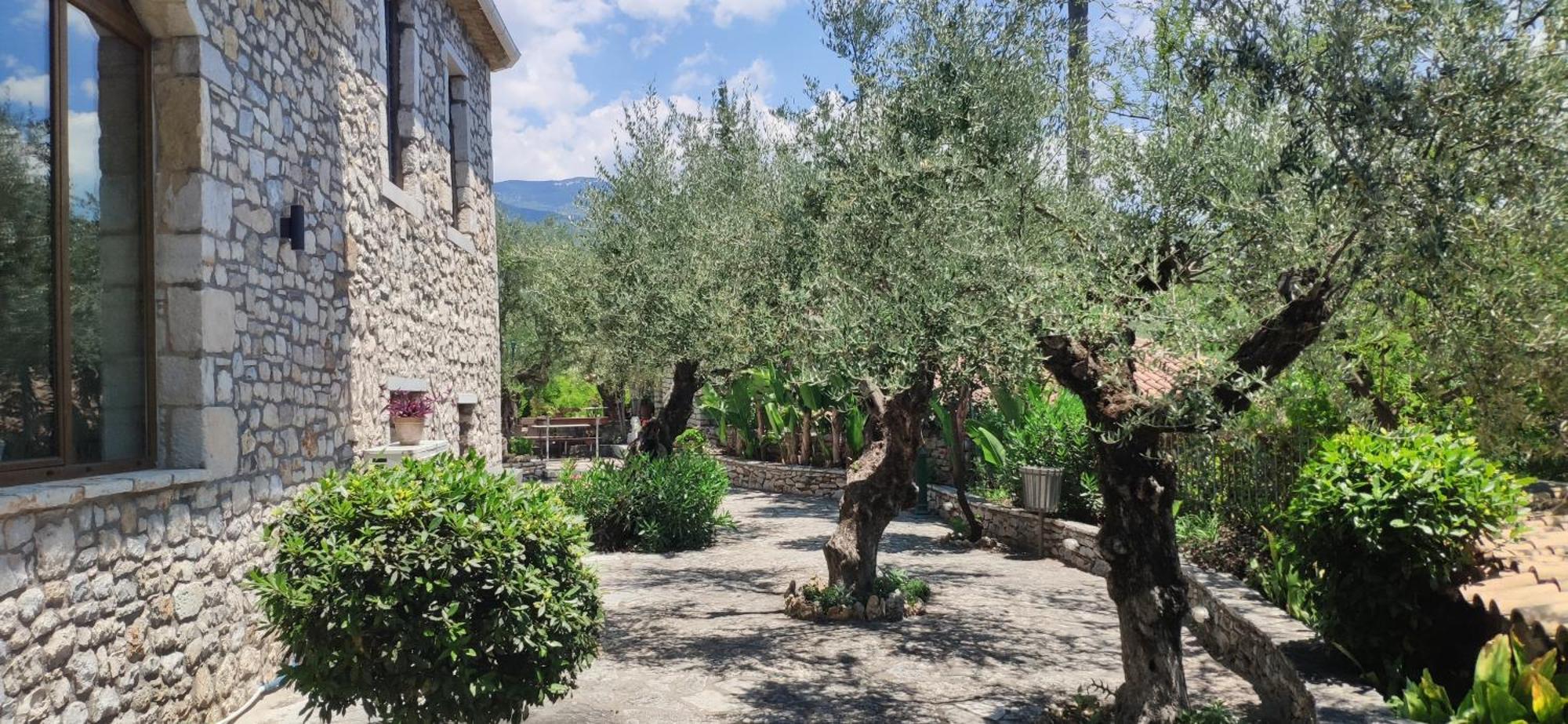 Polas Residencies Aparthotel Kalamata Esterno foto