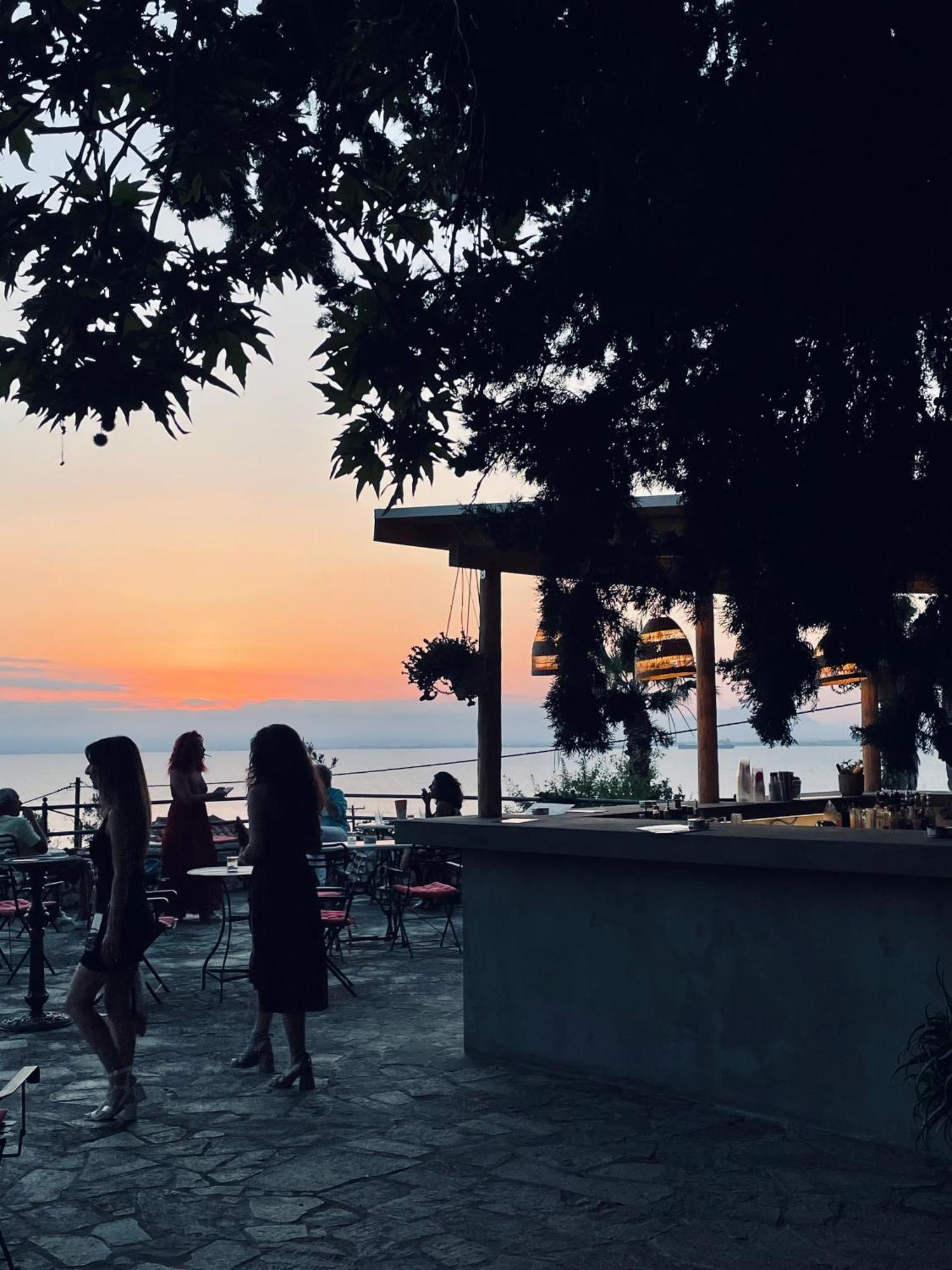 Polas Residencies Aparthotel Kalamata Esterno foto